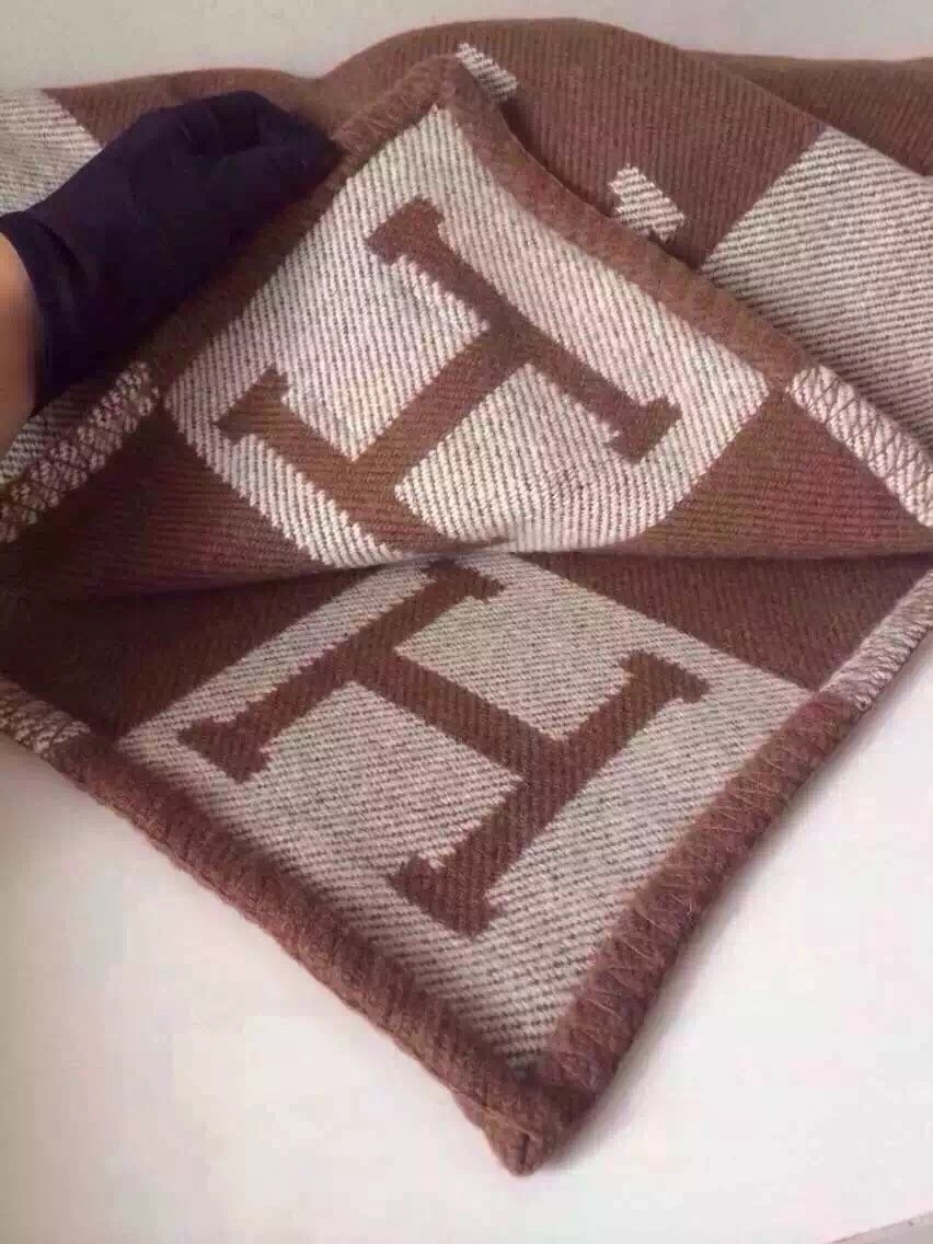 H**mes avalon blanket in camel wool and cashmere