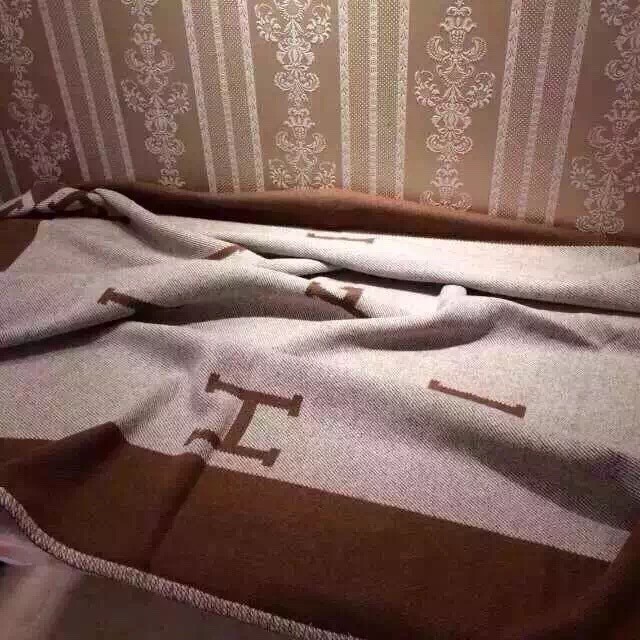 H**mes avalon blanket in camel wool and cashmere