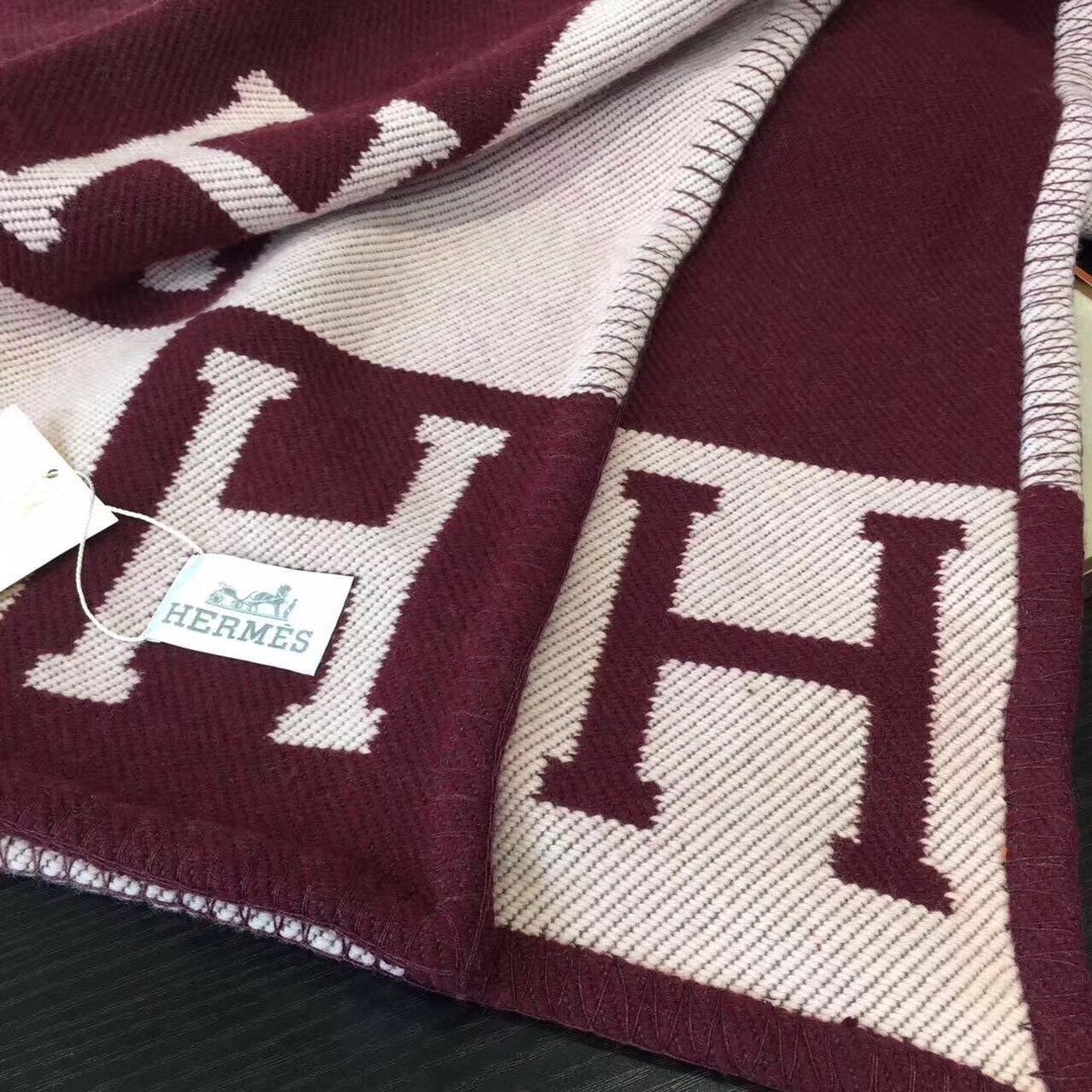 H**mes avalon blanket in fuchsia wool and cashmere