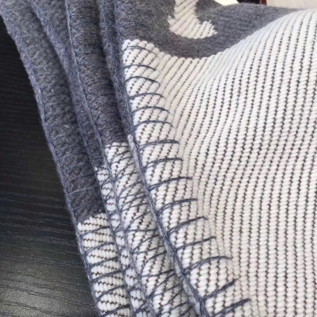 H**mes avalon blanket in grey wool and cashmere