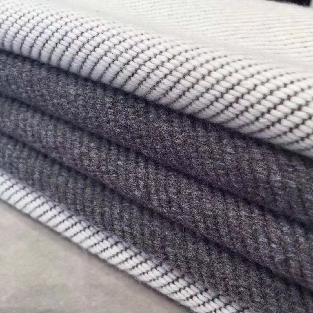 H**mes avalon blanket in grey wool and cashmere