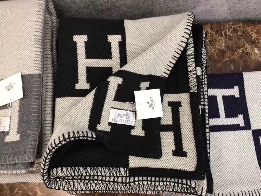 H**mes avalon blanket in black wool and cashmere