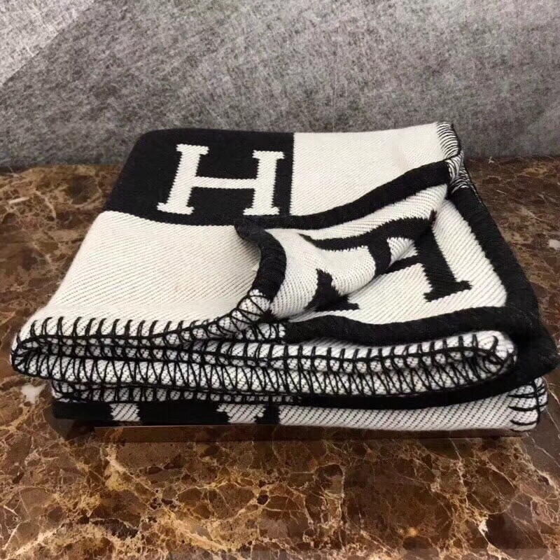 H**mes avalon blanket in black wool and cashmere
