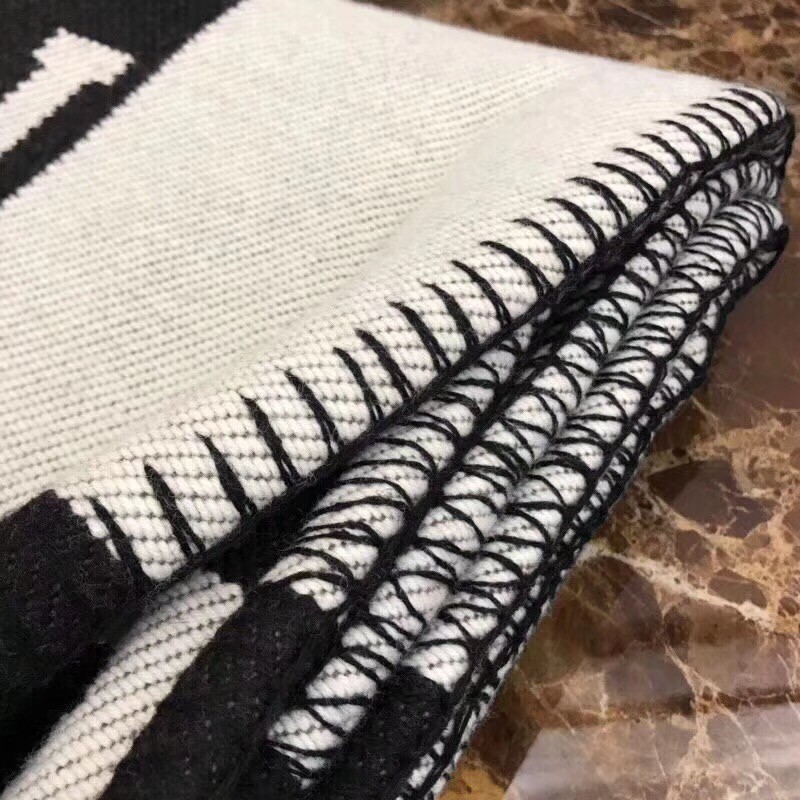 H**mes avalon blanket in black wool and cashmere