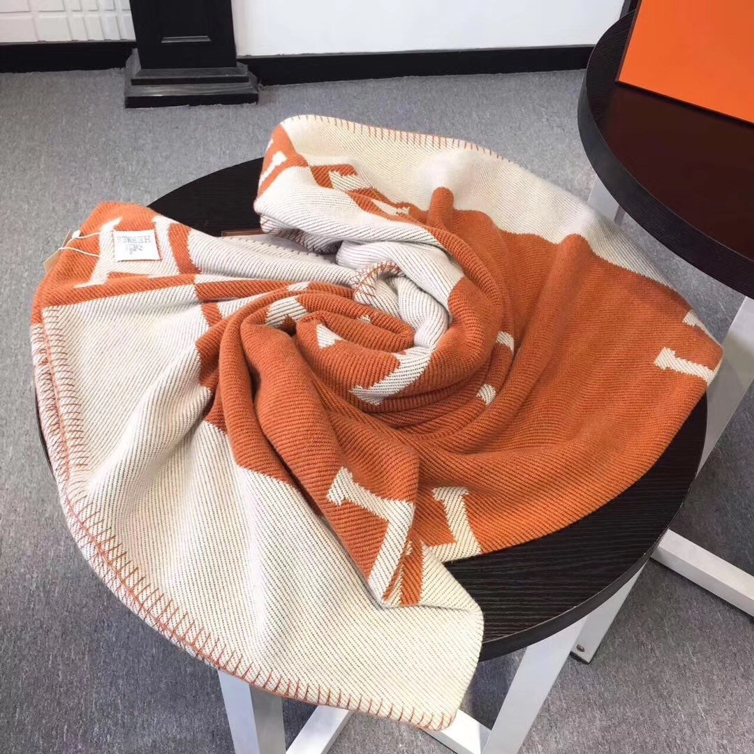 H**mes avalon blanket in orange wool and cashmere
