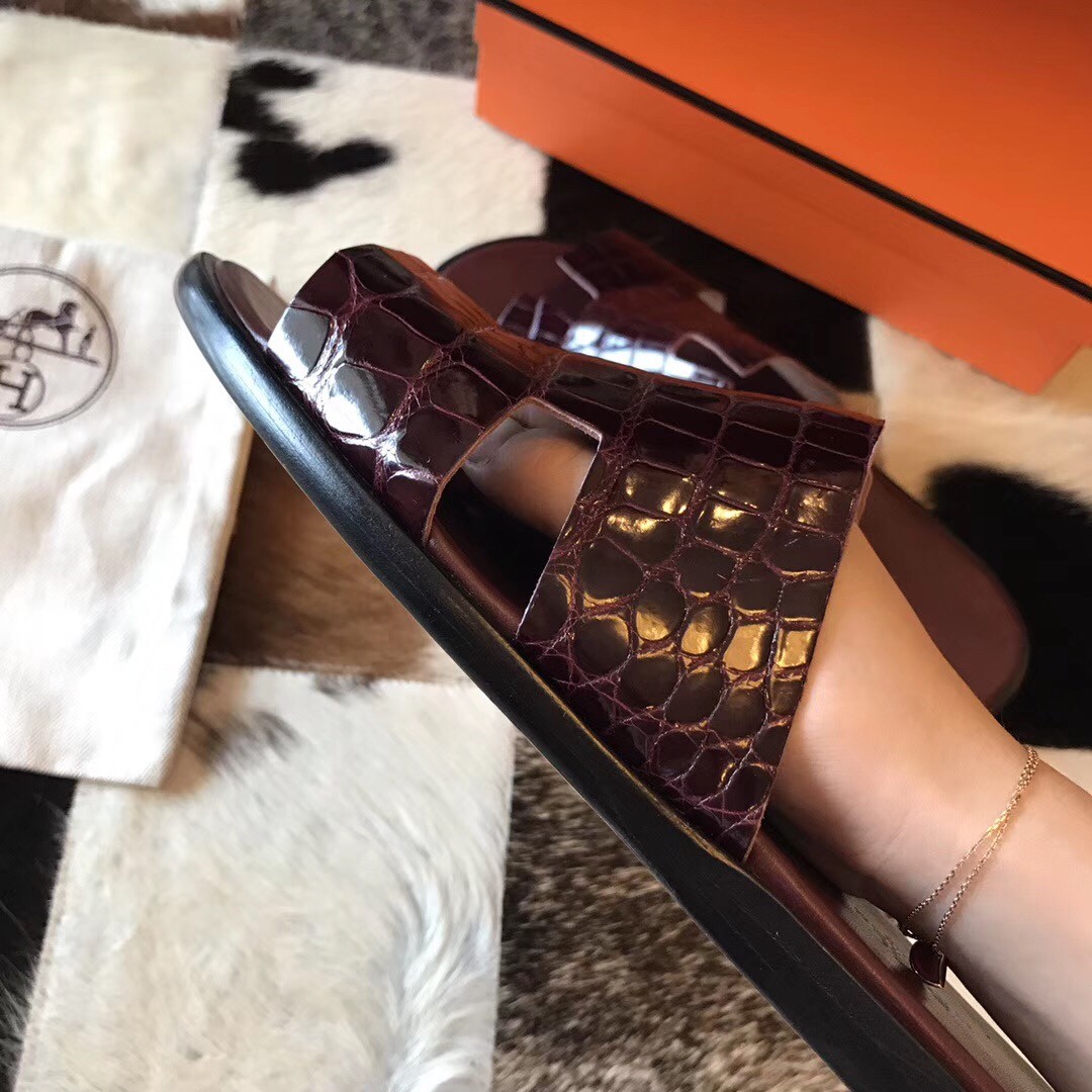 H**mes izmir sandals in bordeaux shiny niloticus crocodile