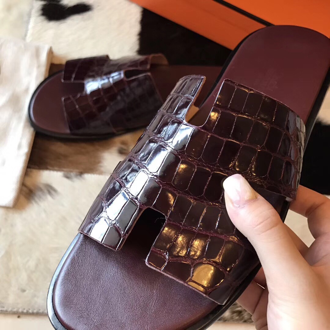 H**mes izmir sandals in bordeaux shiny niloticus crocodile
