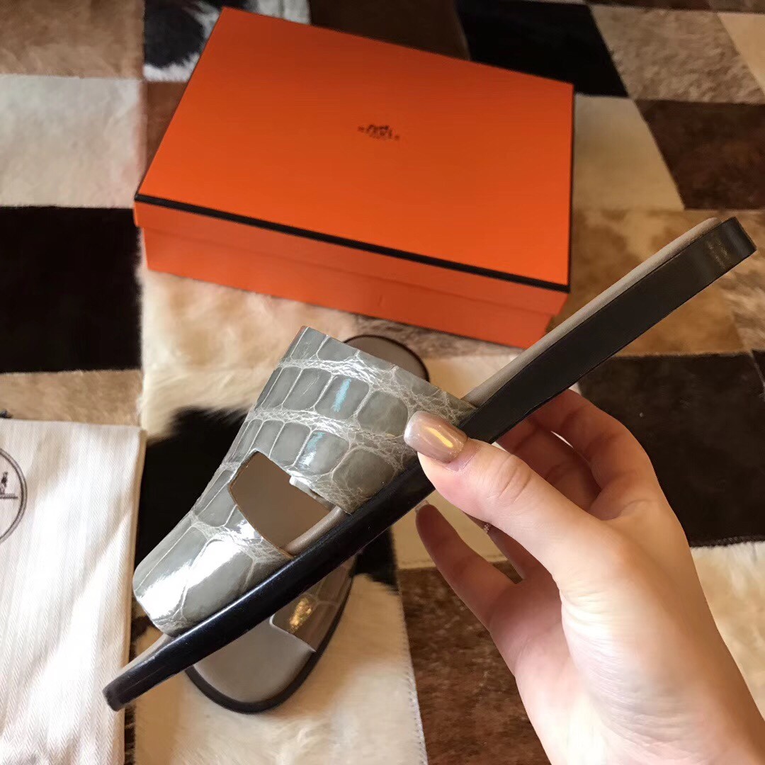H**mes izmir sandals in grey shiny niloticus crocodile