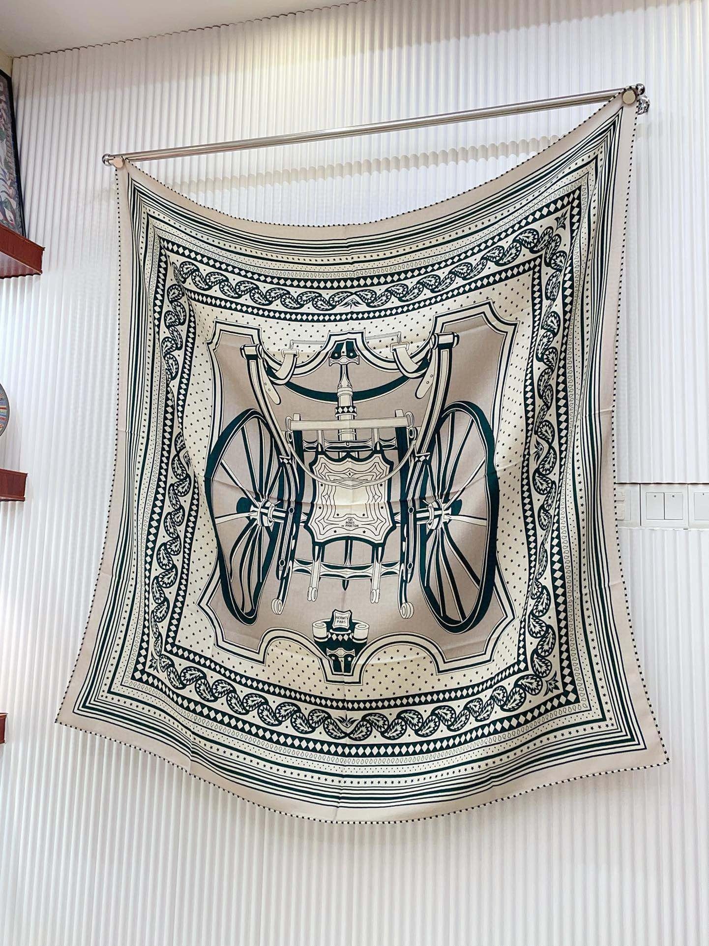 H**mes tourterelle les roues de phaeton bandana shawl 140