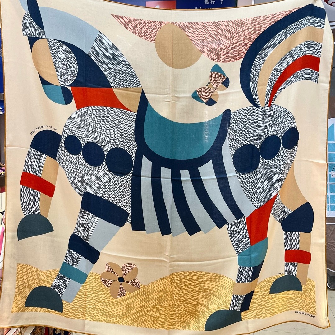 H**mes blue mon premier galop shawl 140