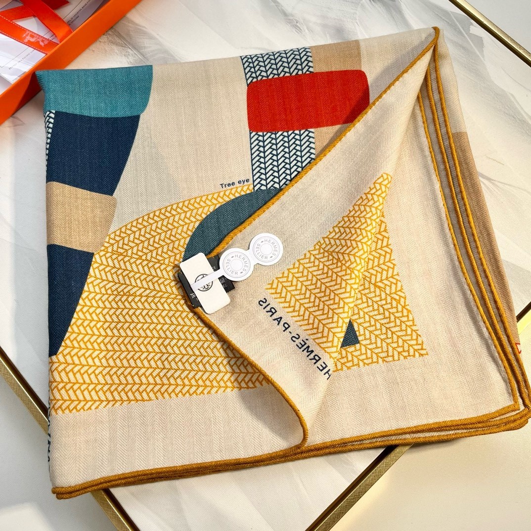 H**mes blue mon premier galop shawl 140