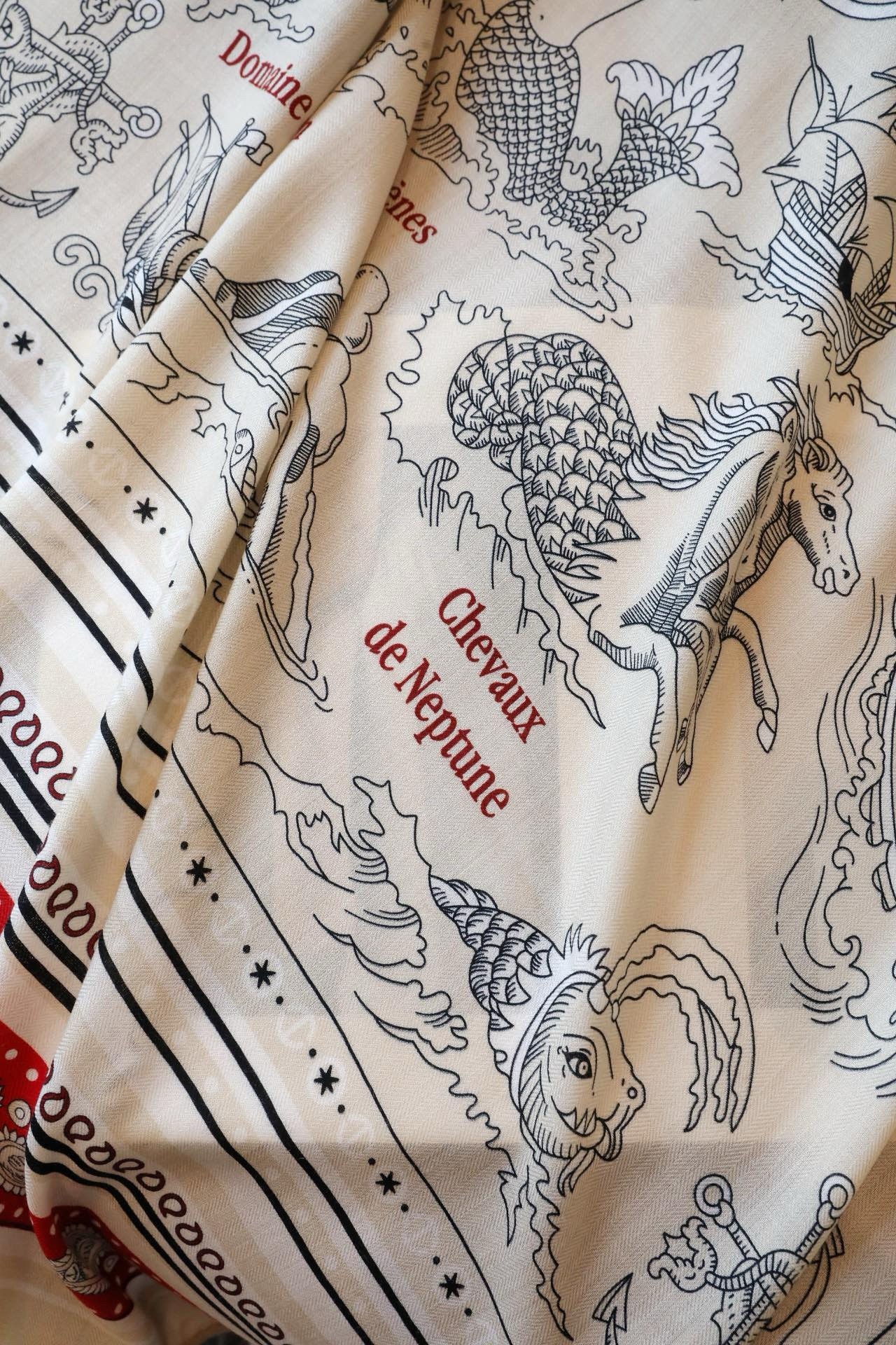 H**mes naturel tatouages marins bandana shawl 140