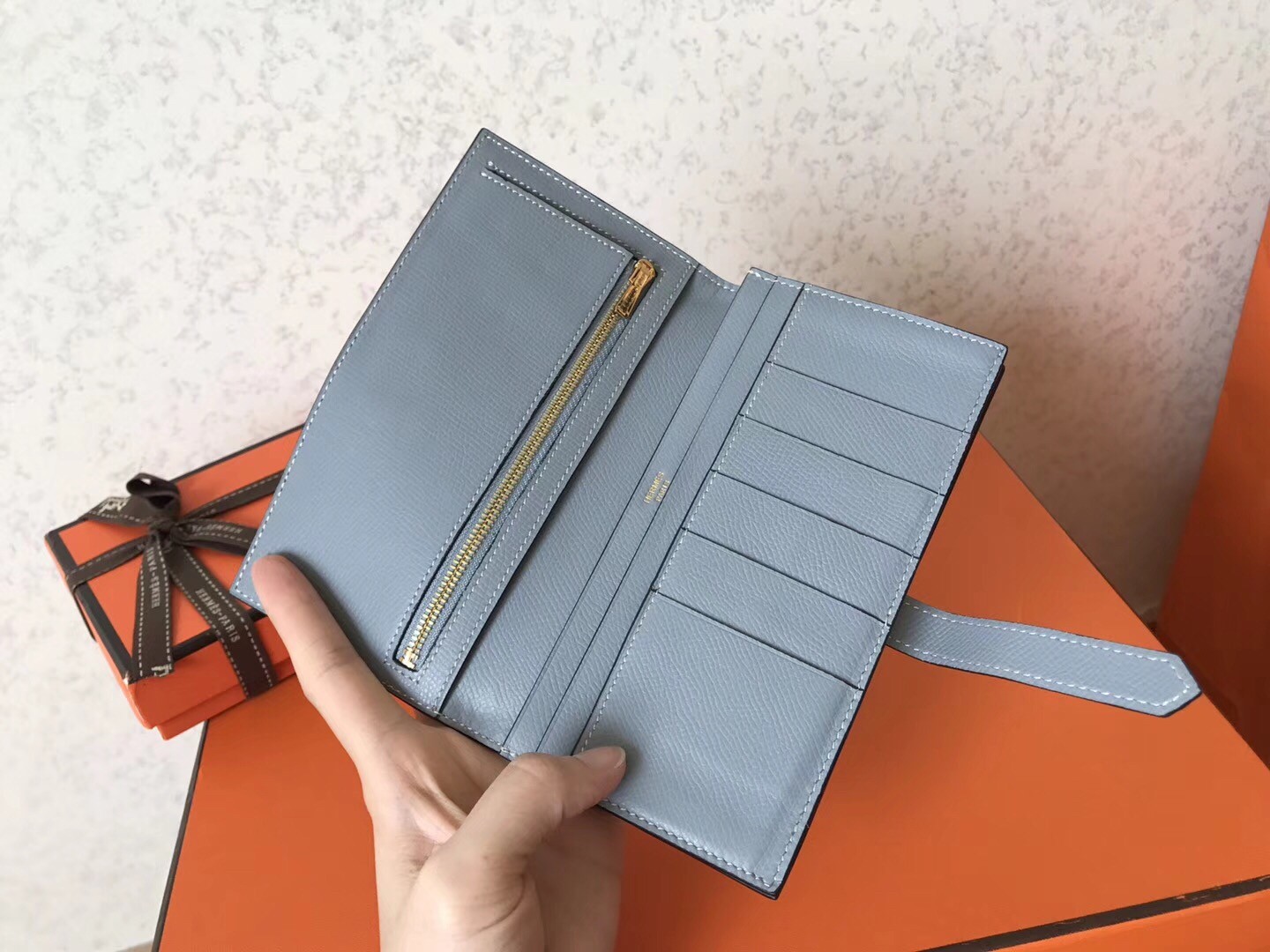 H**mes bi-color epsom bearn wallet soufre/blue lin