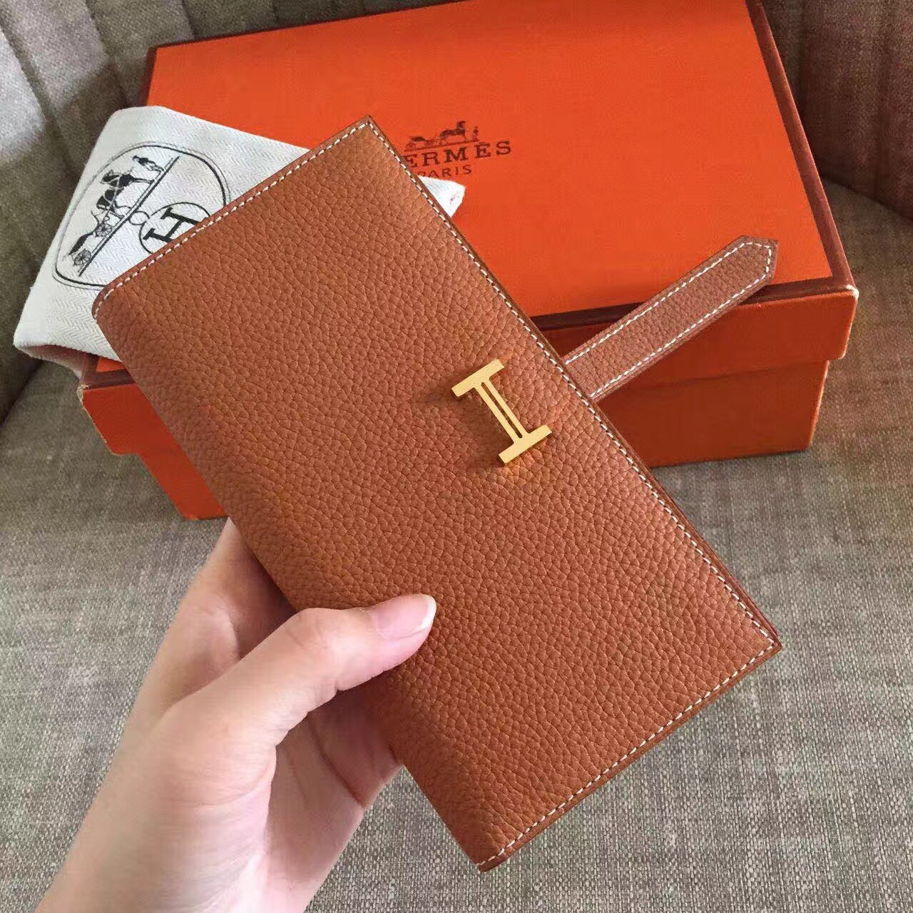 H**mes brown clemence bearn gusset wallet