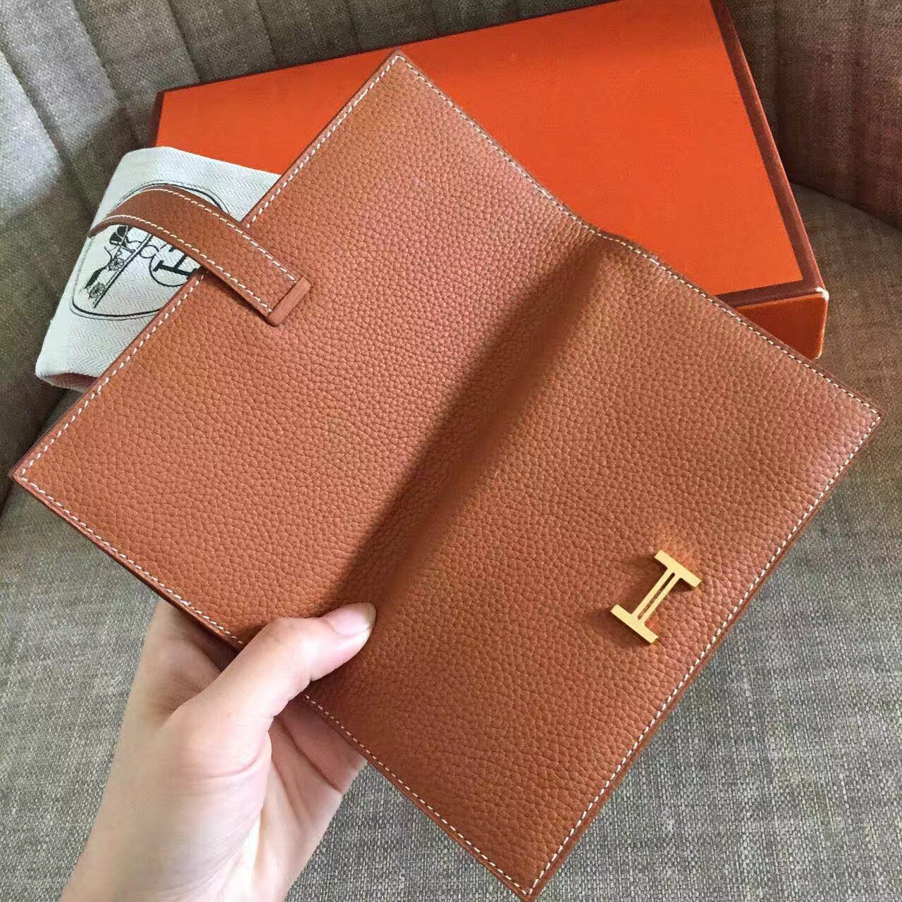 H**mes brown clemence bearn gusset wallet