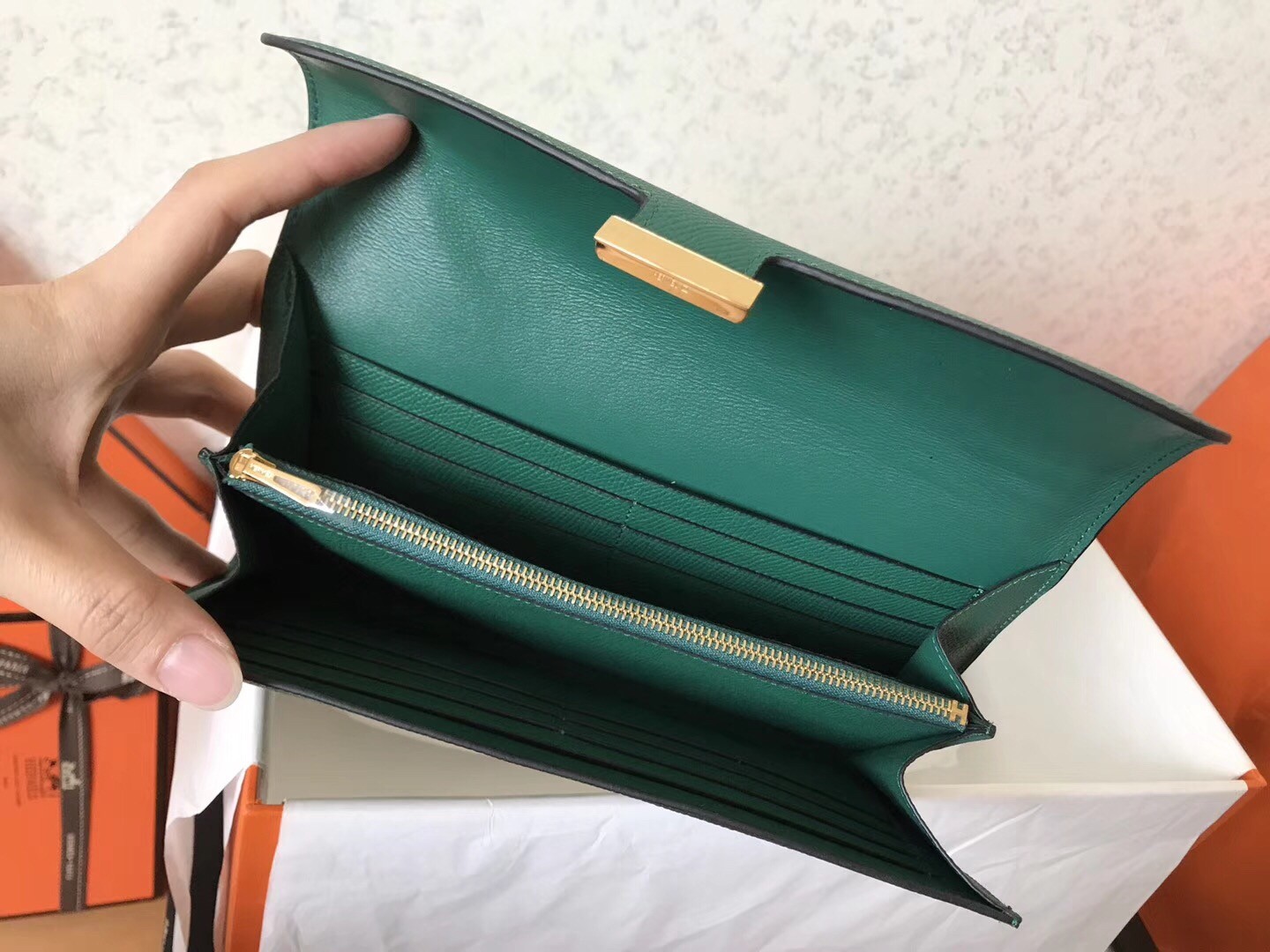 H**mes malachite epsom constance long wallet