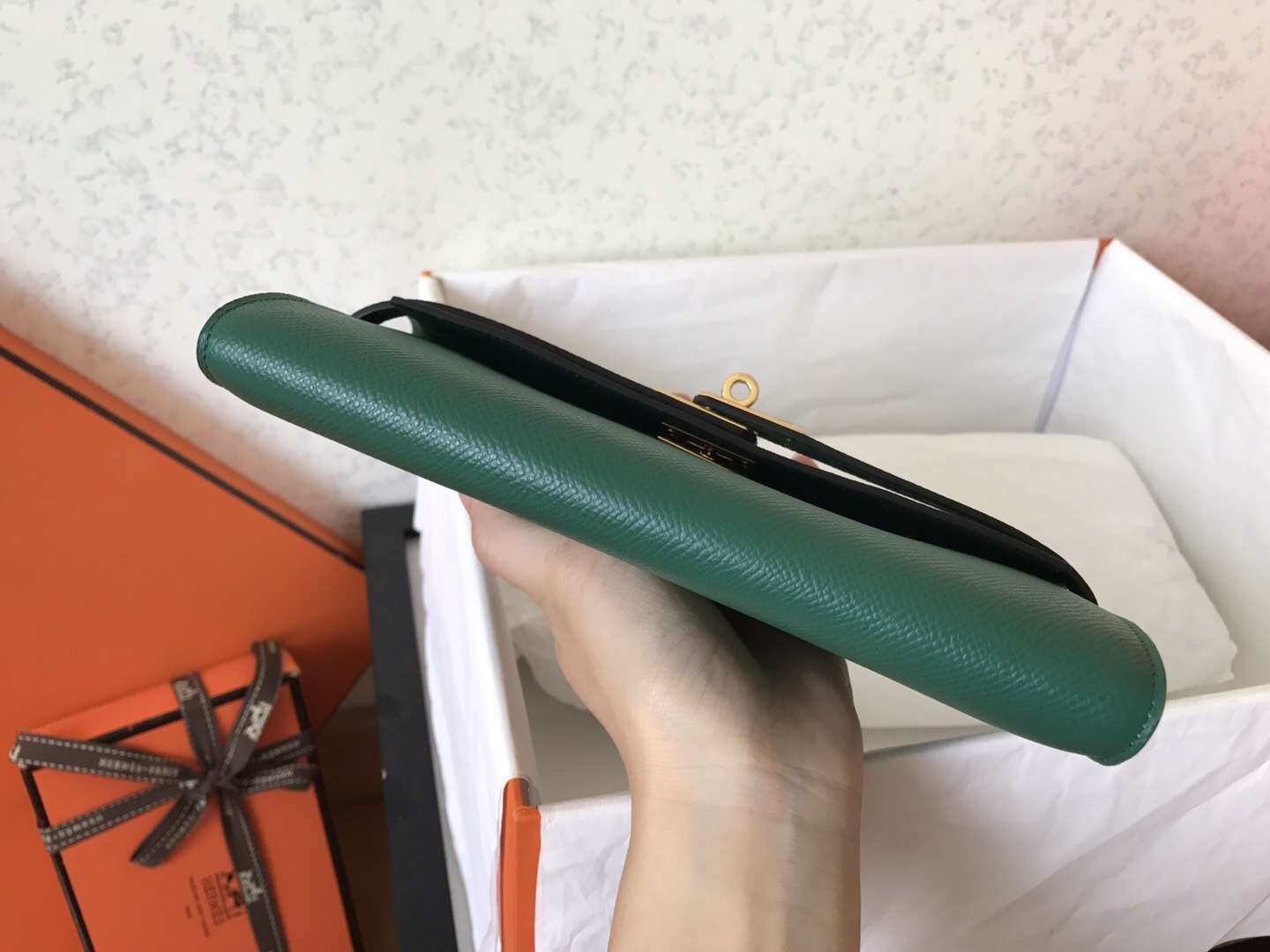 H**mes kelly classic long wallet in malachite epsom leather
