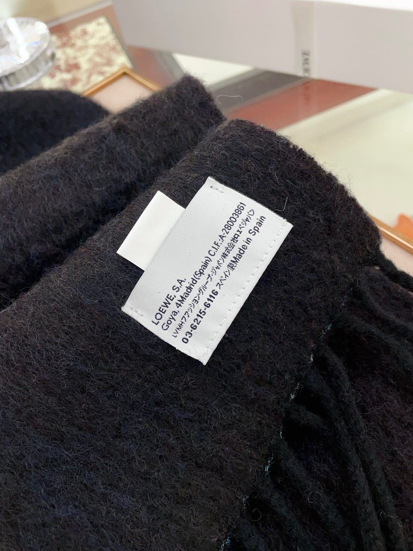 L0ew* scarf in black mohair and wool