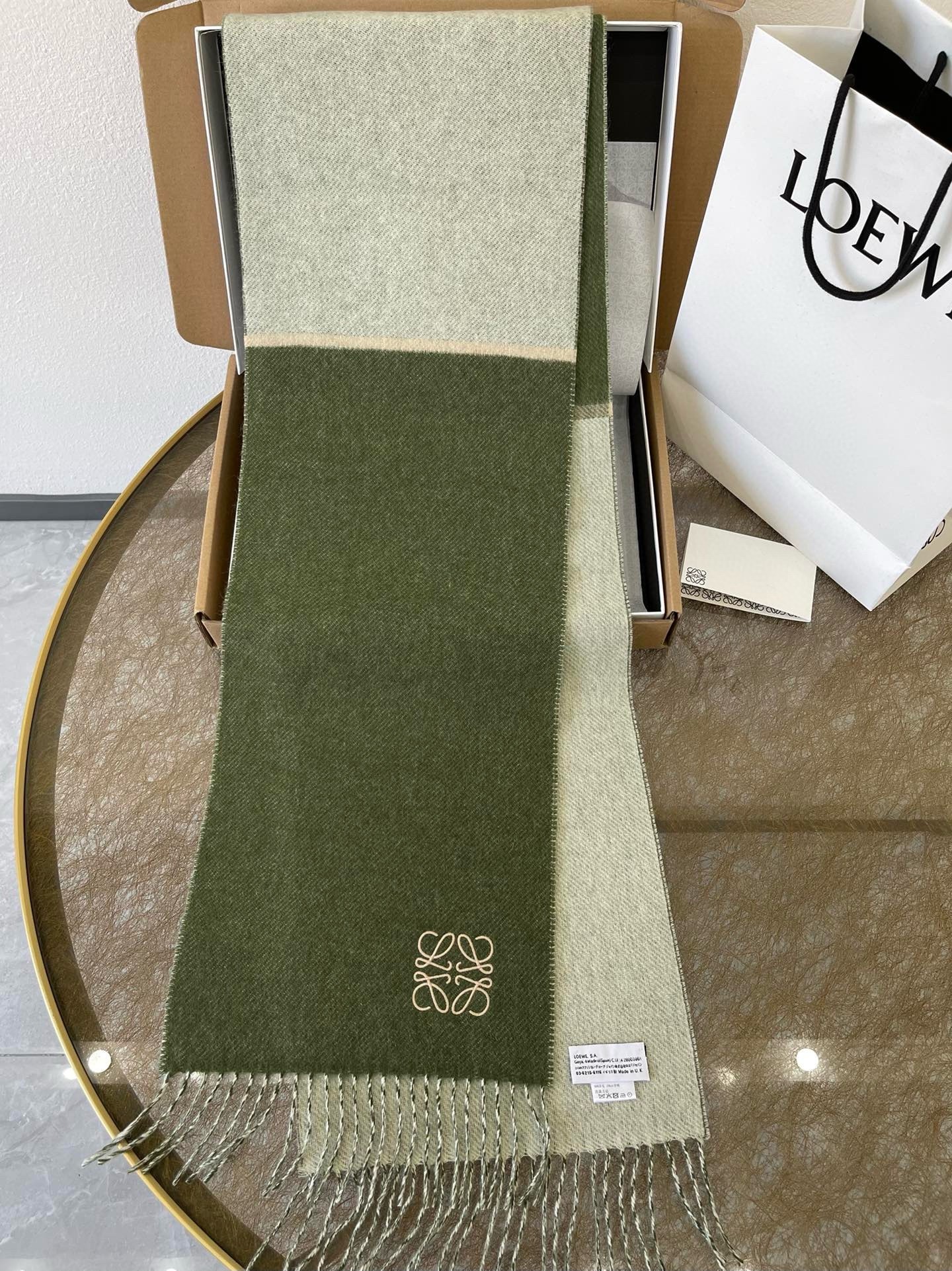 L0ew* window scarf in green/beige wool and cashmere