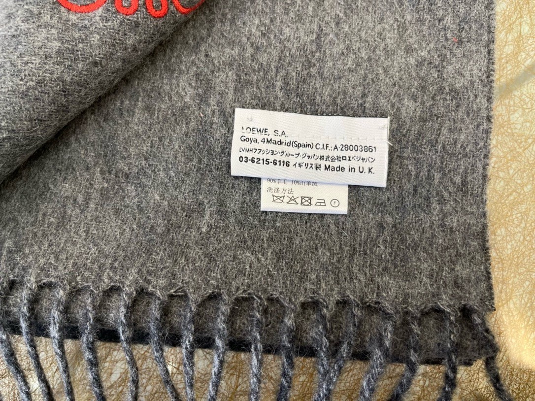 L0ew* window scarf in black/grey wool and cashmere