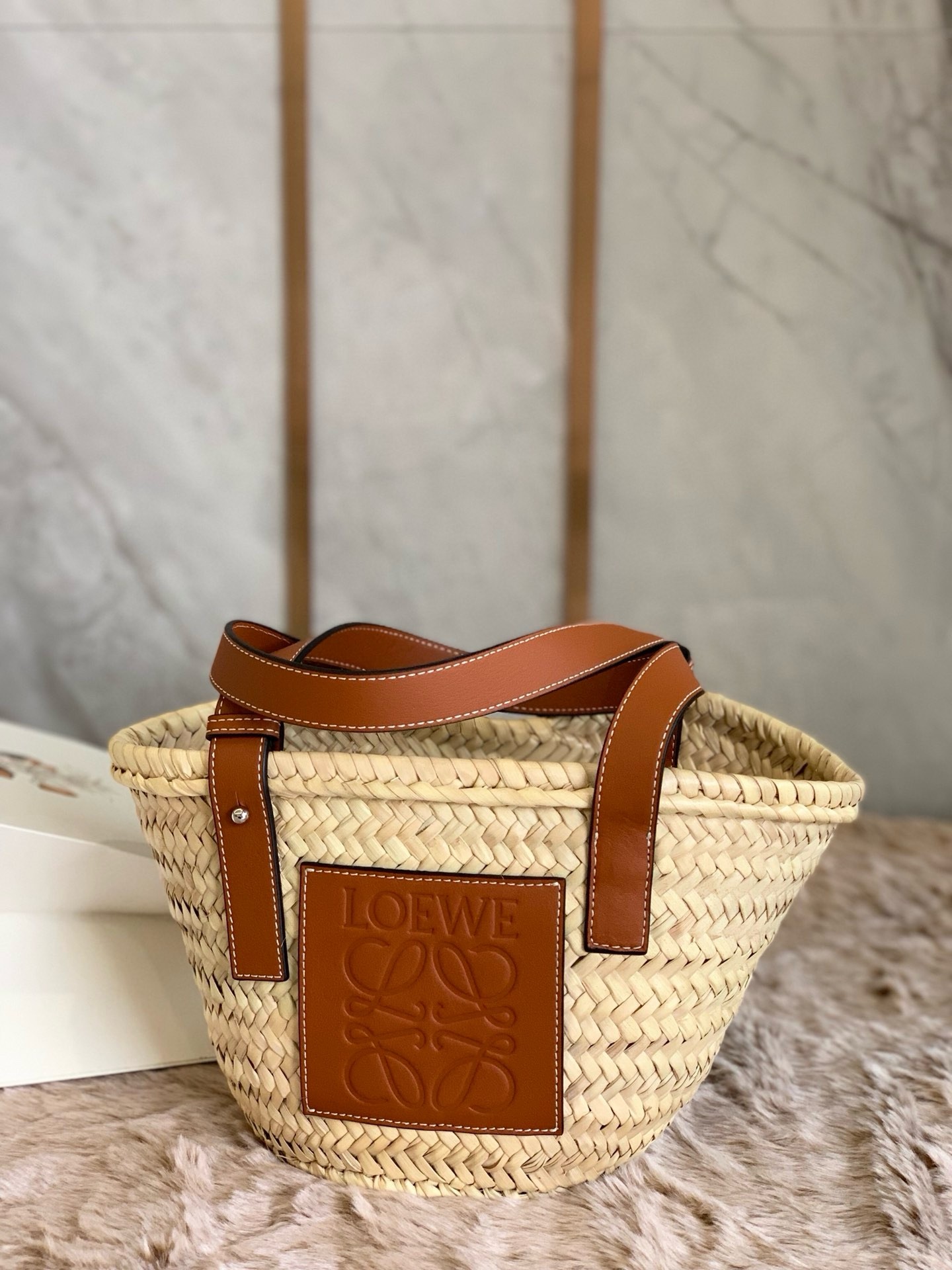 L0ew* small basket bag in raffia and brown calfskin