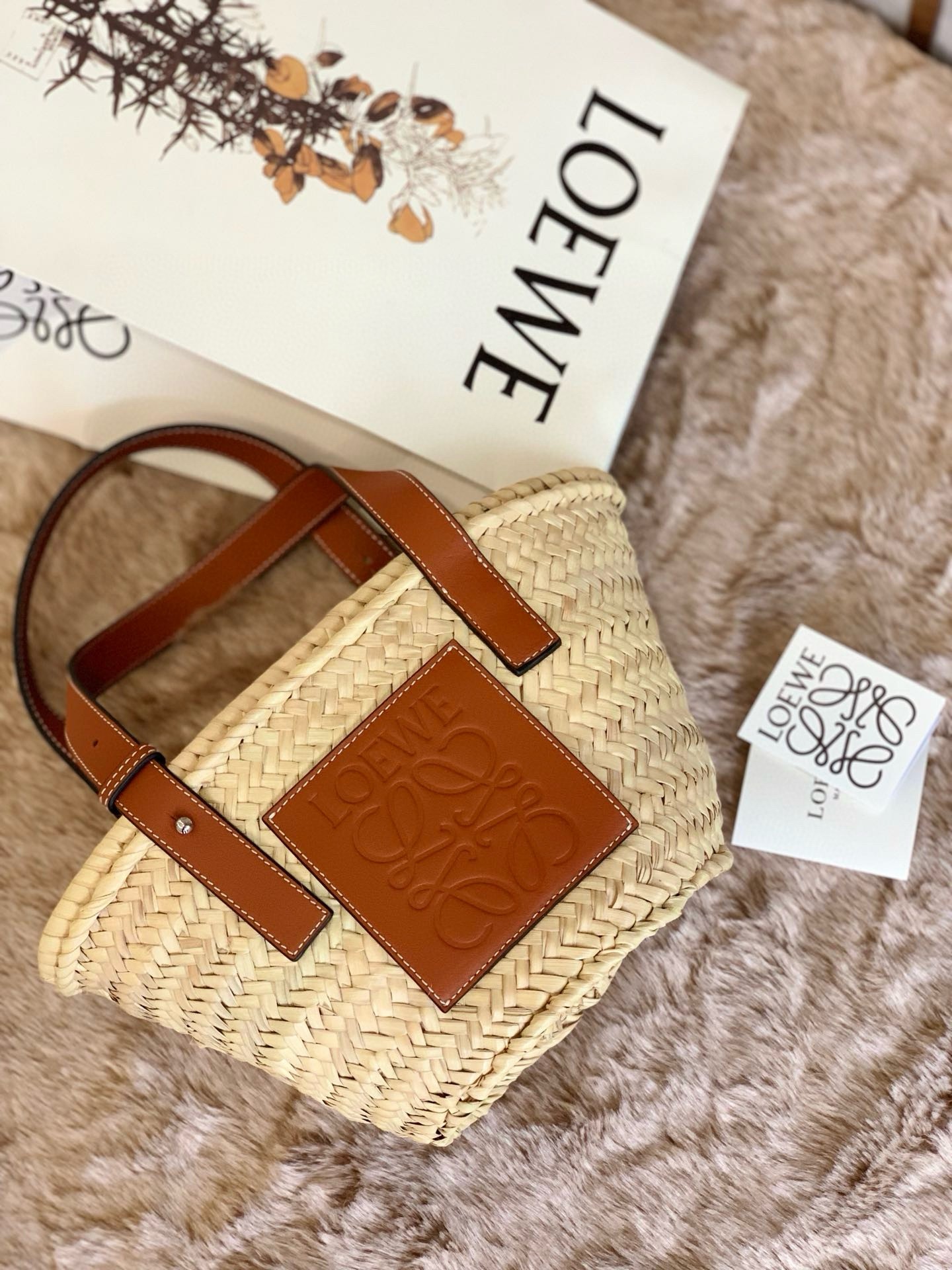 L0ew* small basket bag in raffia and brown calfskin