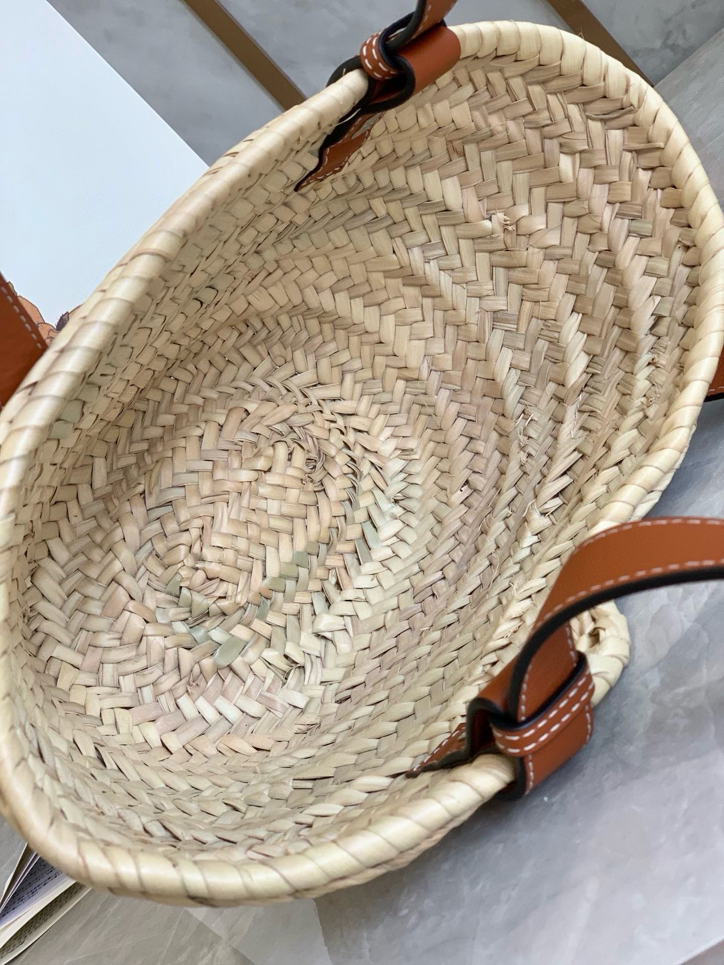L0ew* small basket bag in raffia and brown calfskin