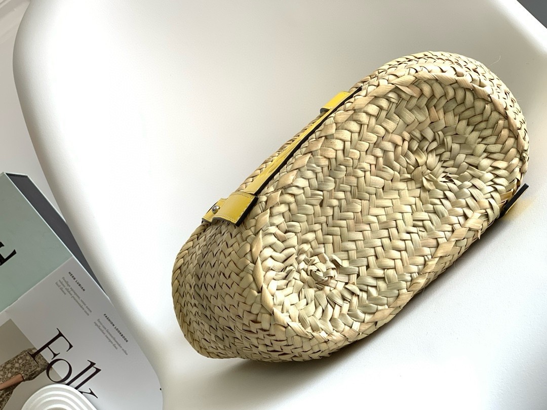 L0ew* small basket bag in raffia and yellow calfskin