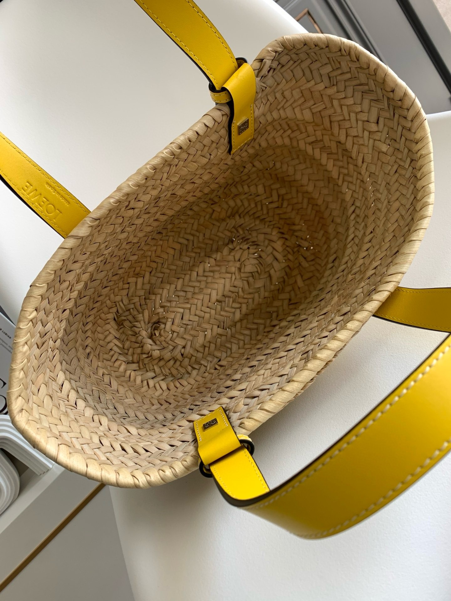 L0ew* small basket bag in raffia and yellow calfskin