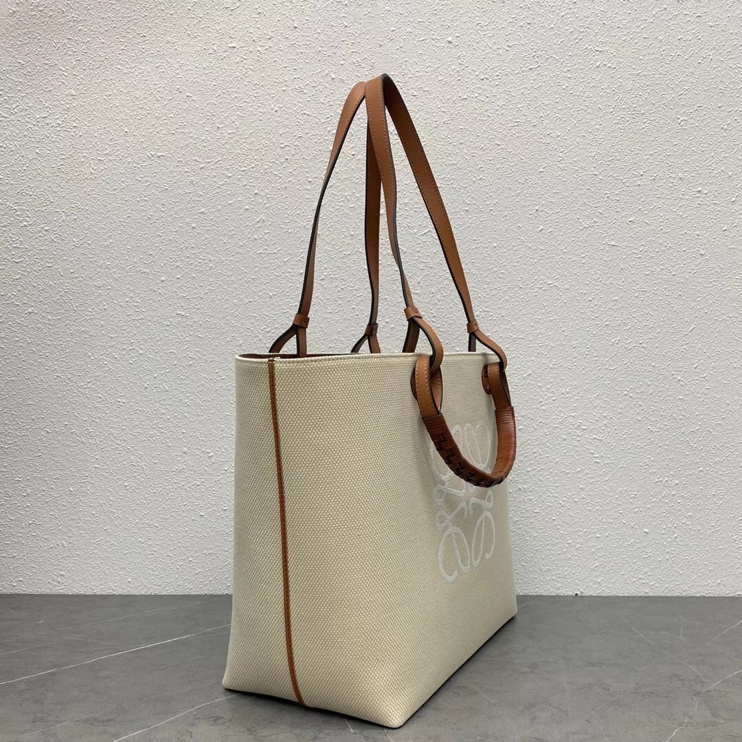 L0ew* anagram medium tote bag in jacquard and calfskin