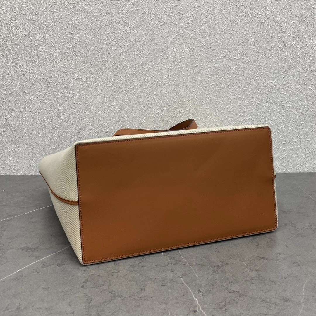 L0ew* anagram medium tote bag in jacquard and calfskin