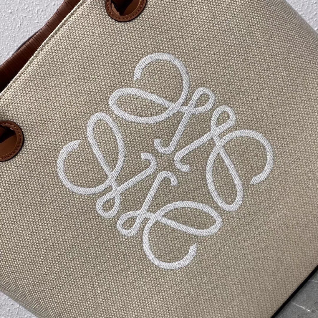 L0ew* anagram medium tote bag in jacquard and calfskin