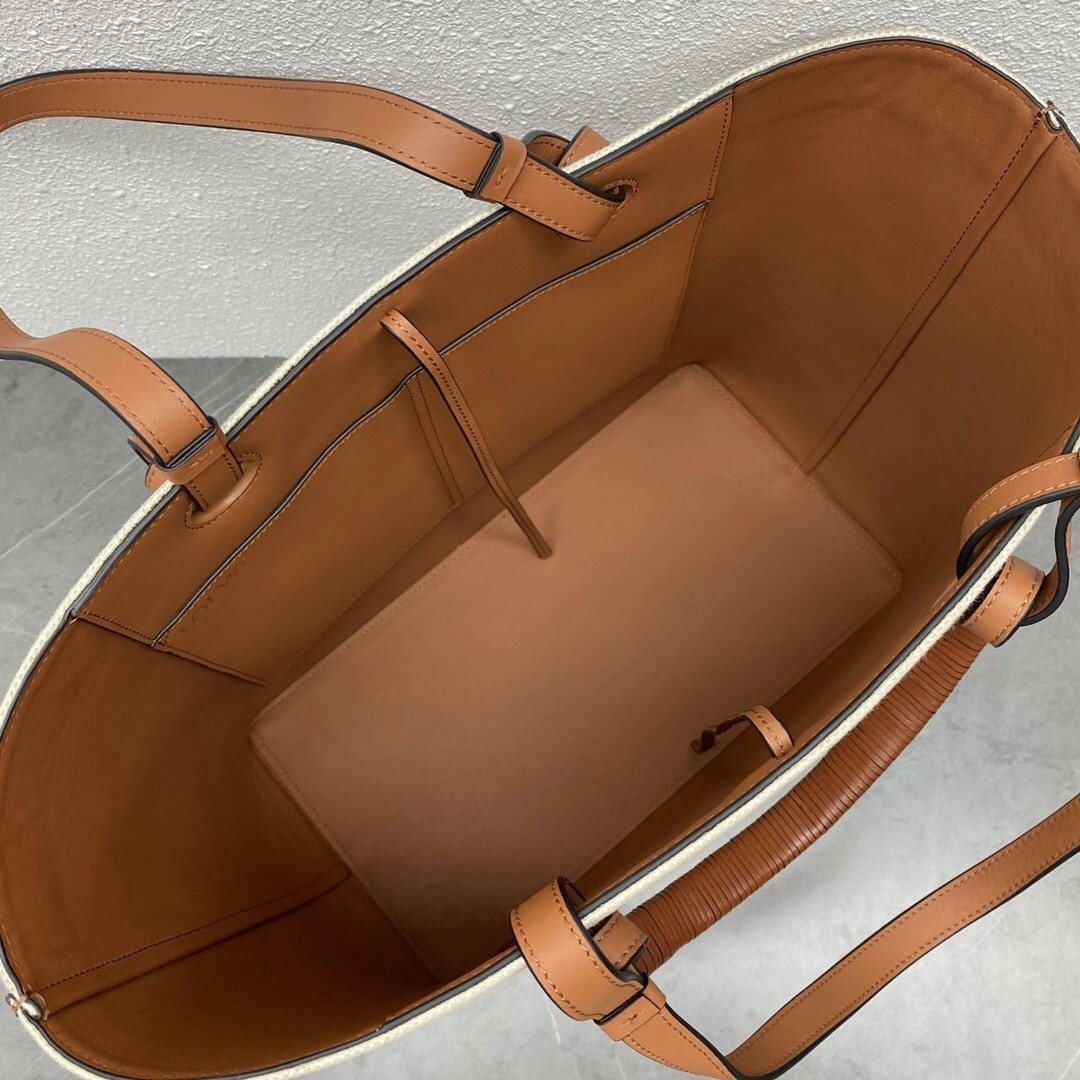 L0ew* anagram medium tote bag in jacquard and calfskin