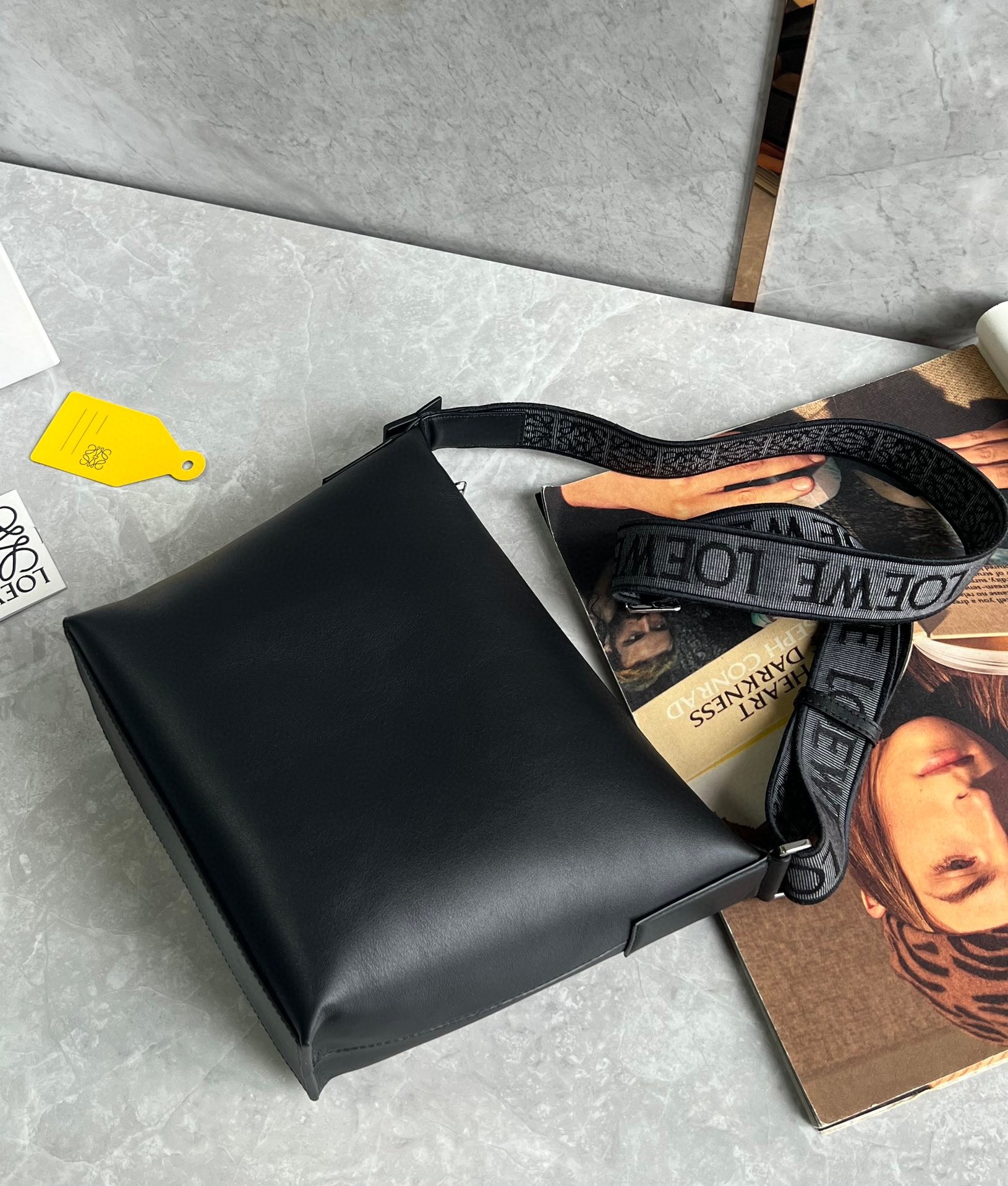 L0ew* cubi small bag in black calfskin and jacquard