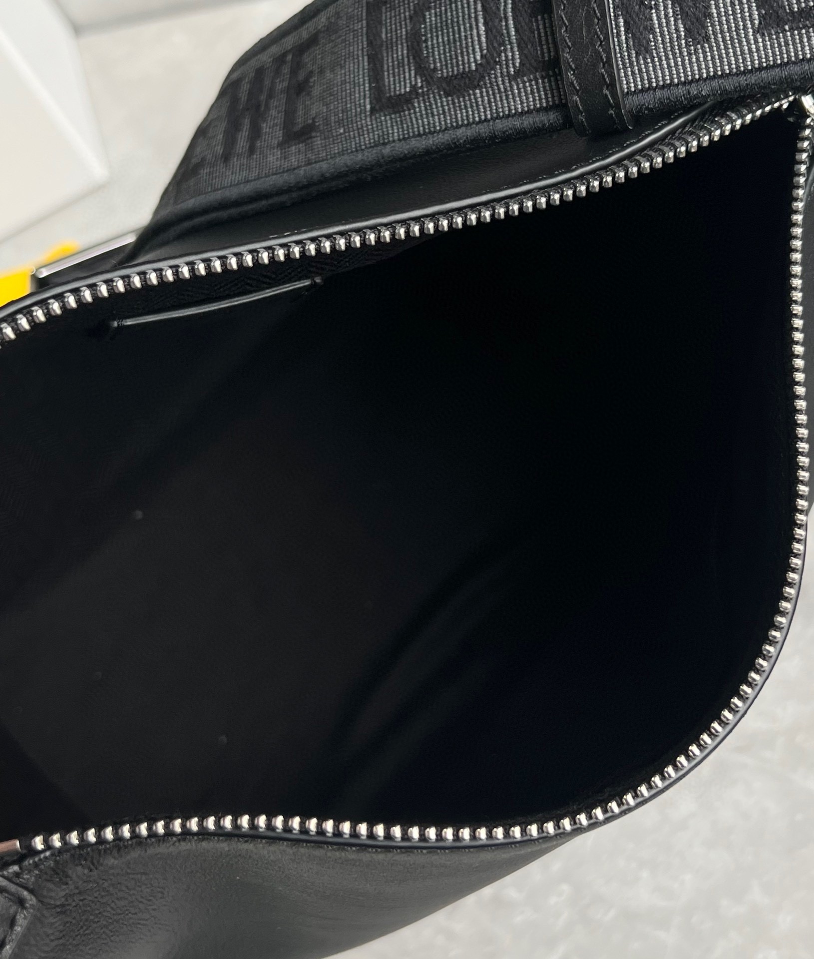 L0ew* cubi small bag in black calfskin and jacquard