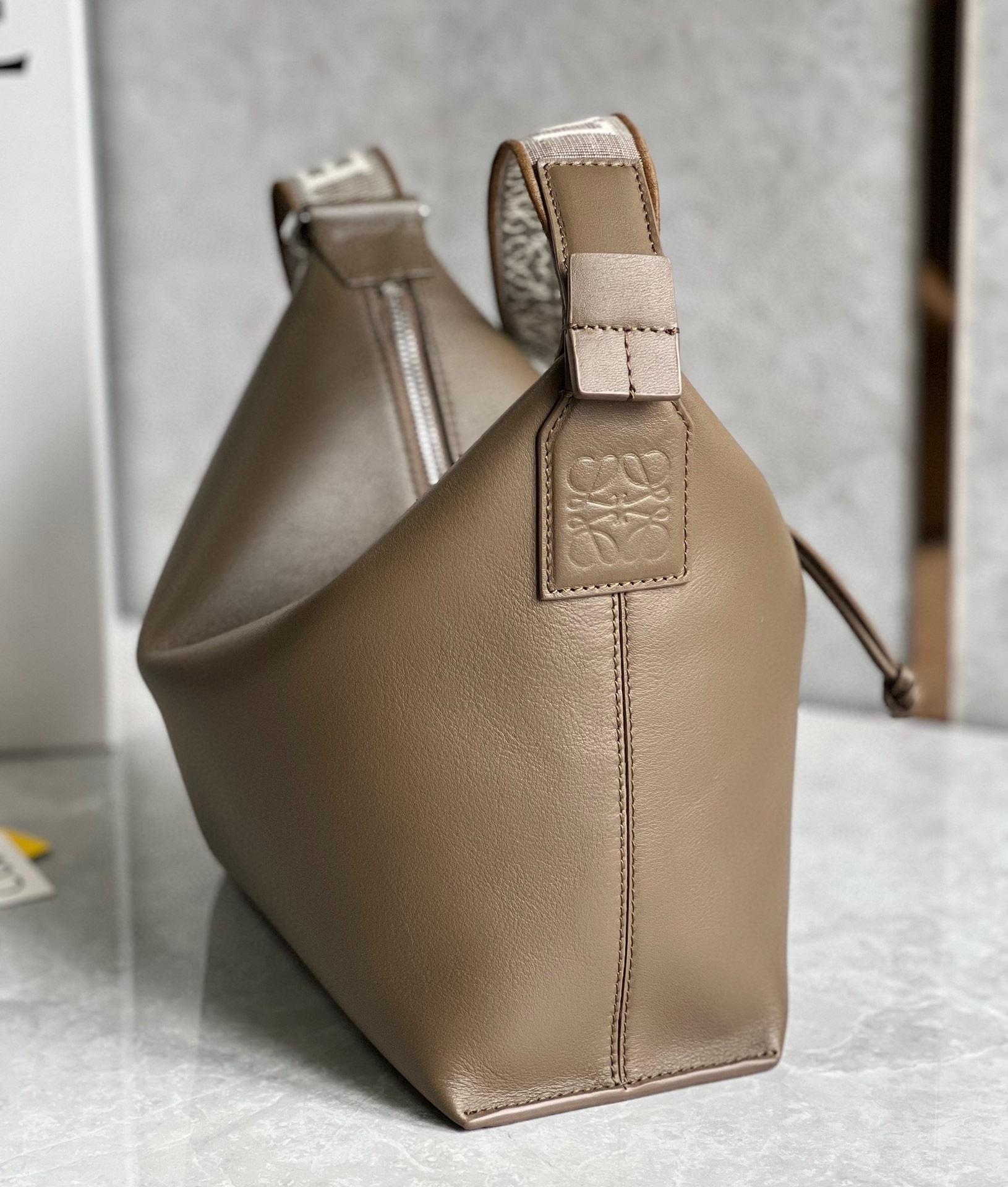 L0ew* cubi small bag in winter brown calfskin and jacquard