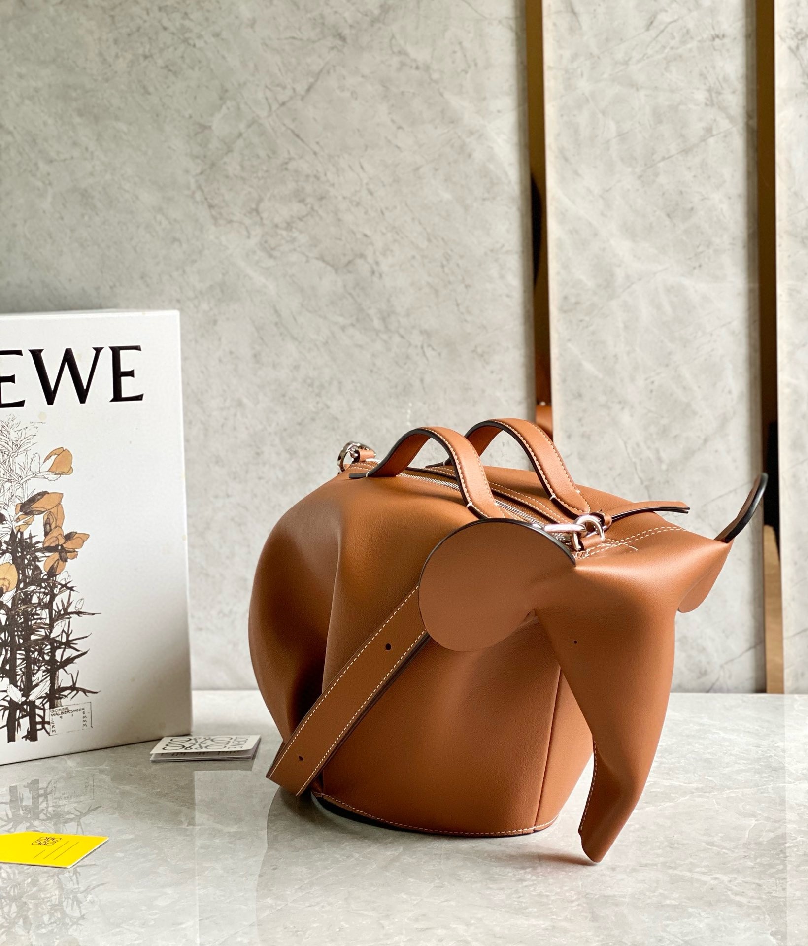 L0ew* large elephant bag in brown calfskin