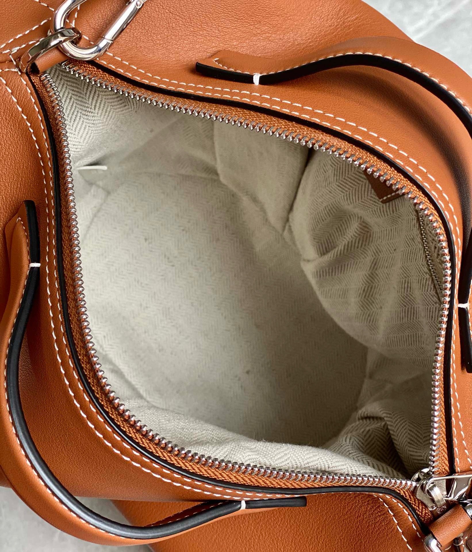 L0ew* large elephant bag in brown calfskin