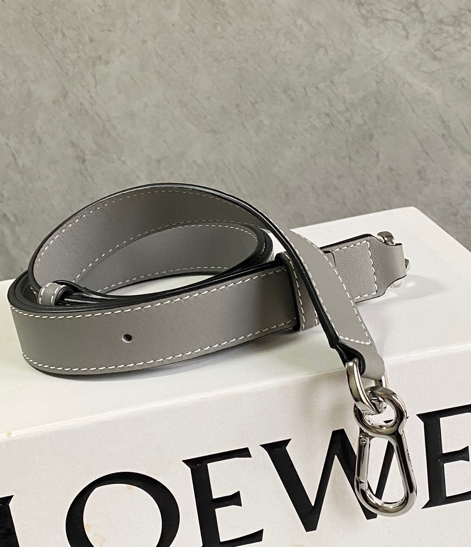 L0ew* large elephant bag in grey calfskin