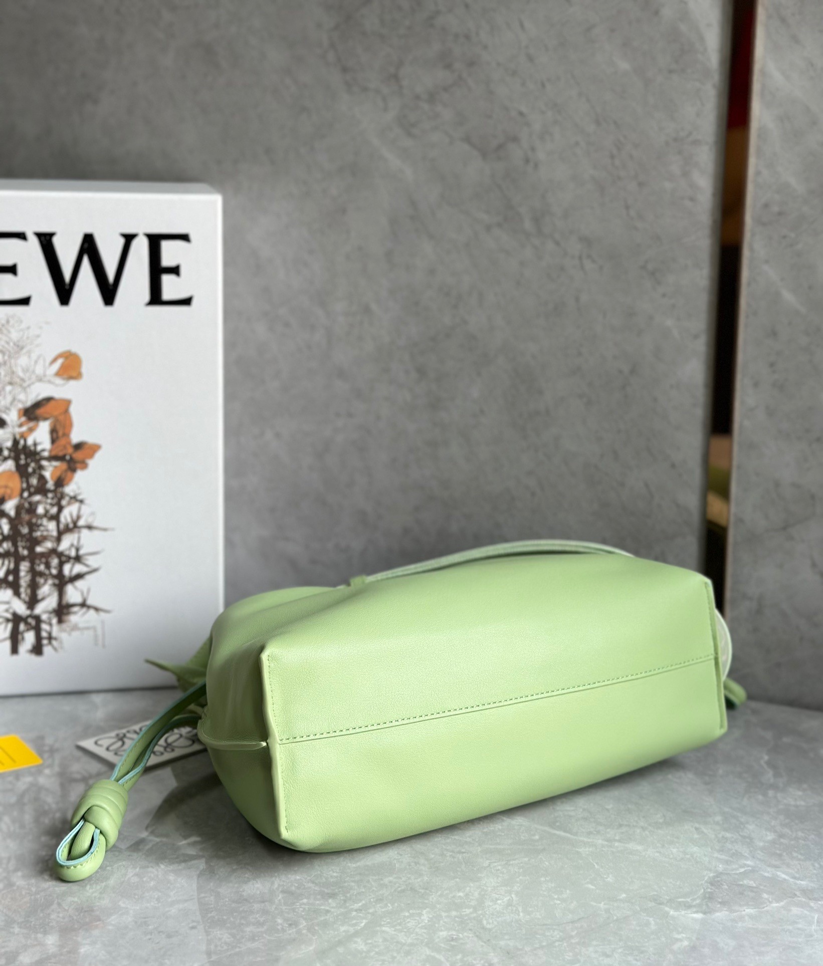 L0ew* flamenco clutch bag in lime green leather