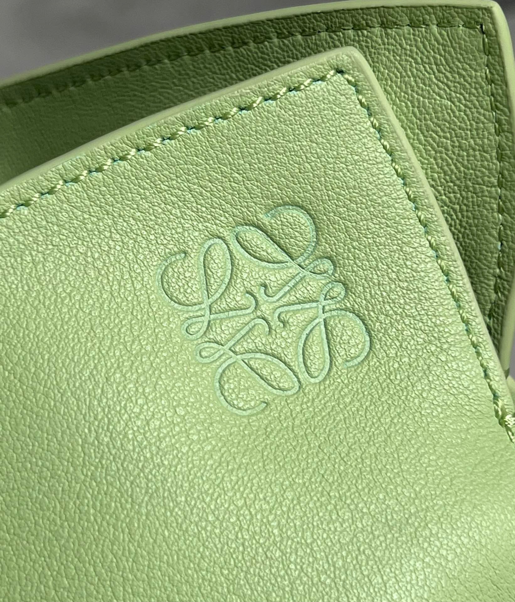 L0ew* flamenco clutch bag in lime green leather