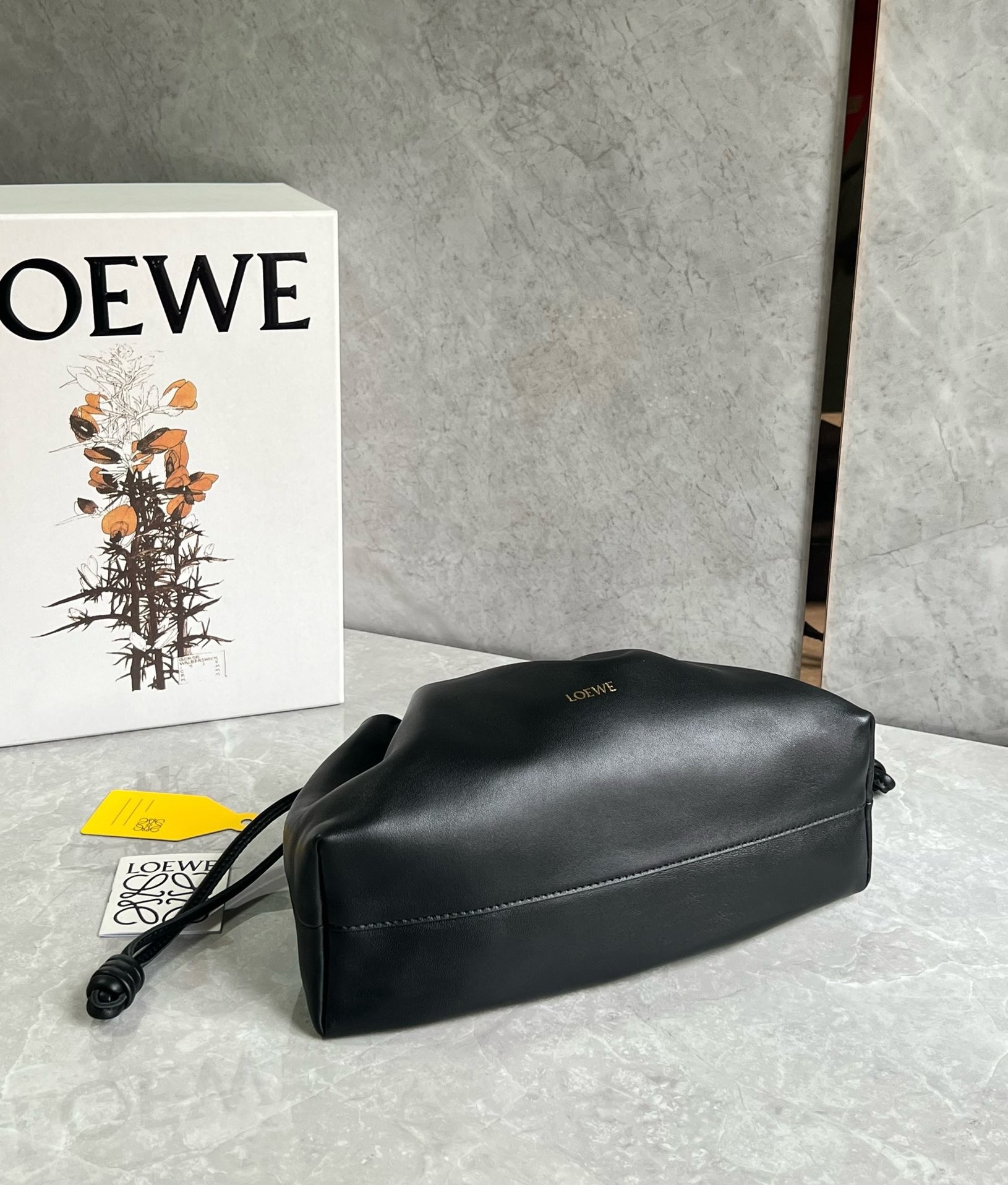 L0ew* flamenco purse in black nappa lambskin