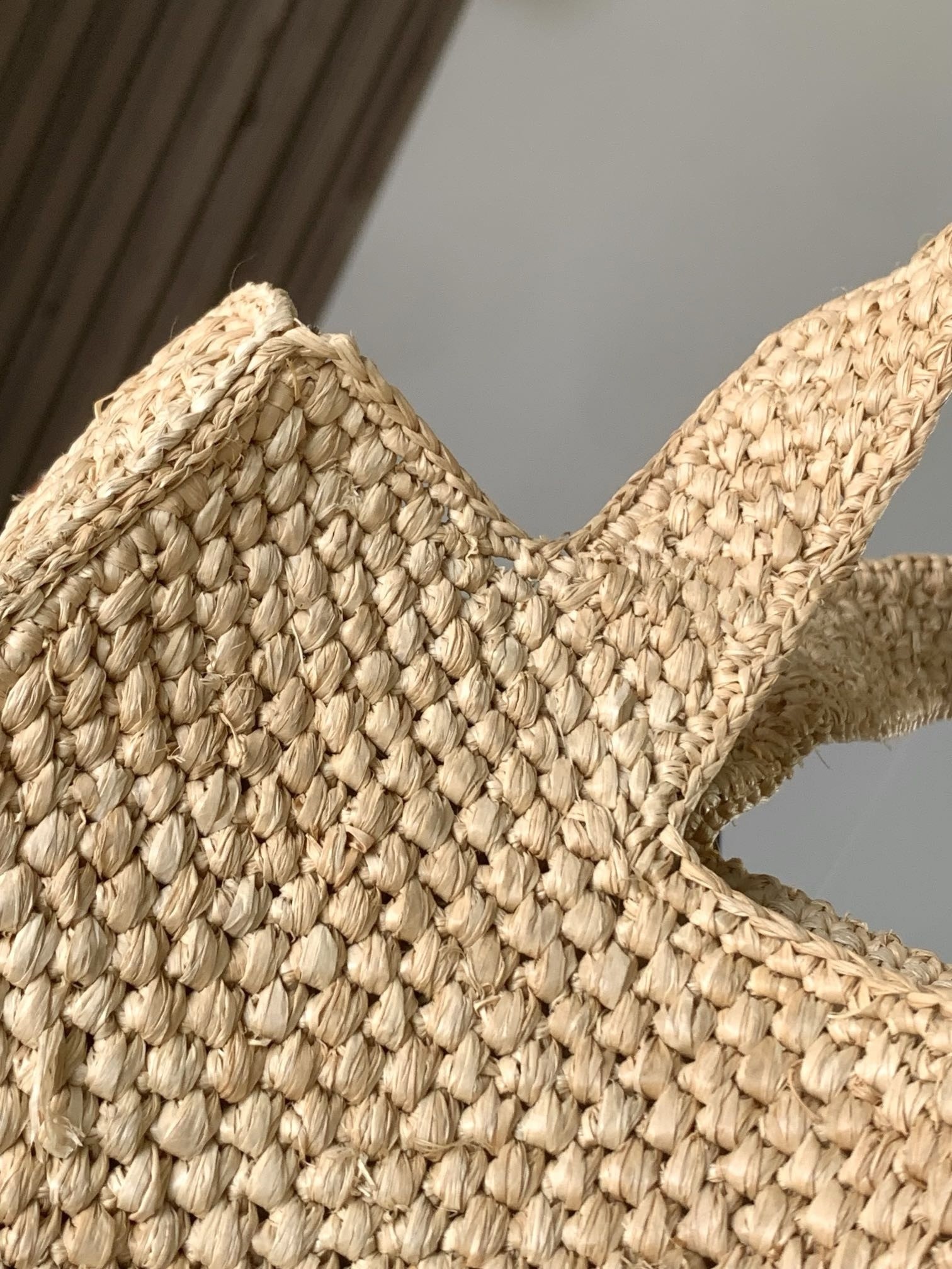L0ew* small L0ew* font tote in natural raffia