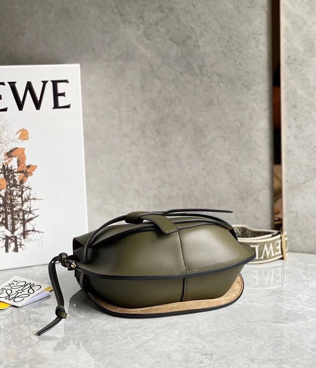 L0ew* small gate bag in green calfskin and jacquard