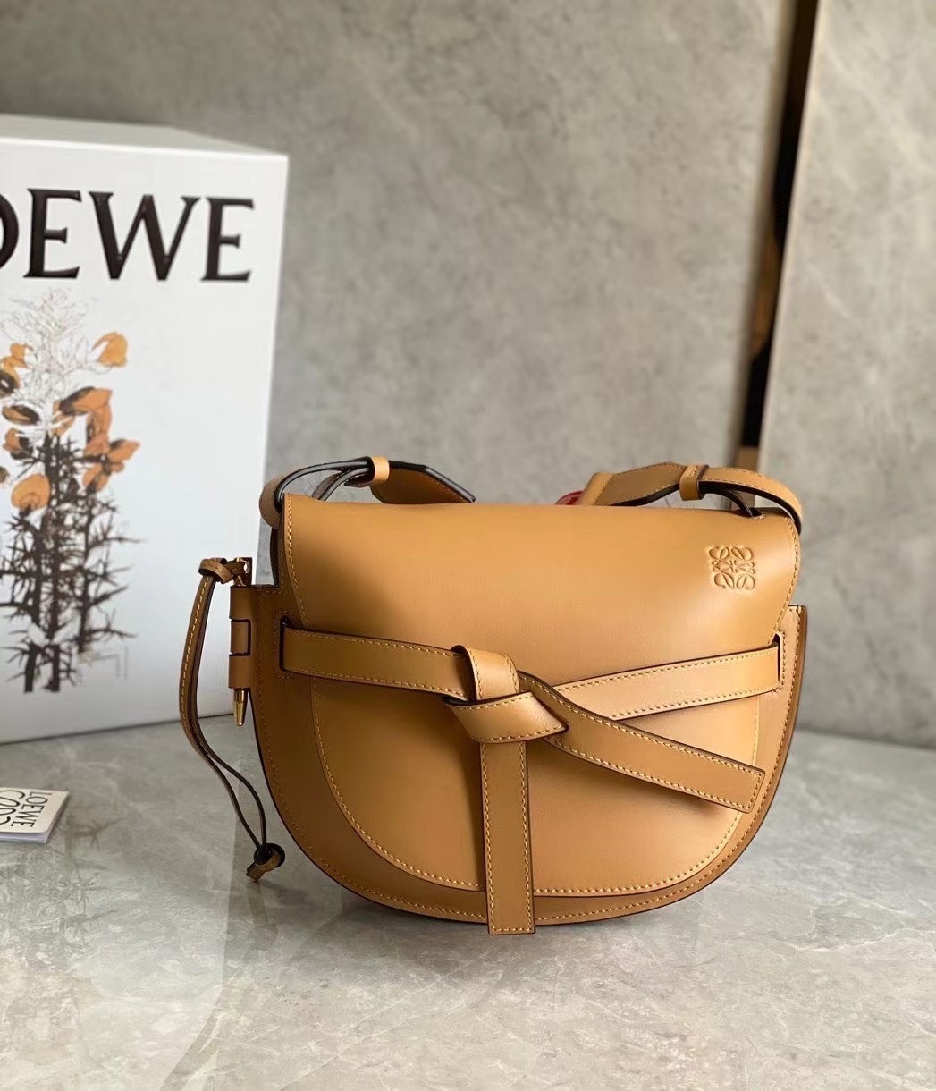 L0ew* small gate bag in brown calfskin and jacquard