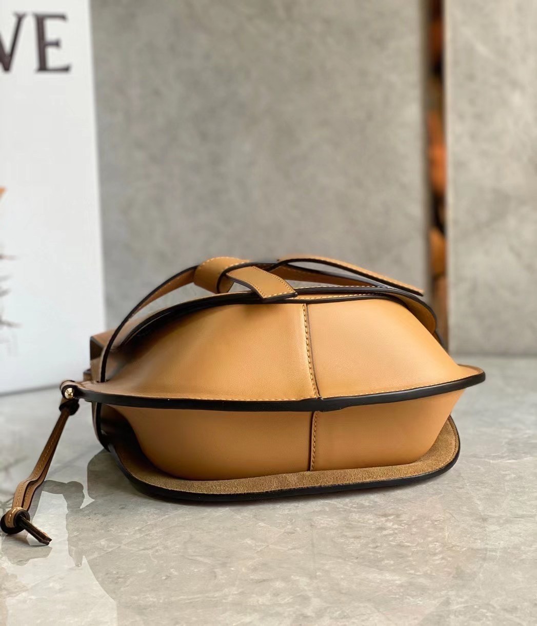 L0ew* small gate bag in brown calfskin and jacquard