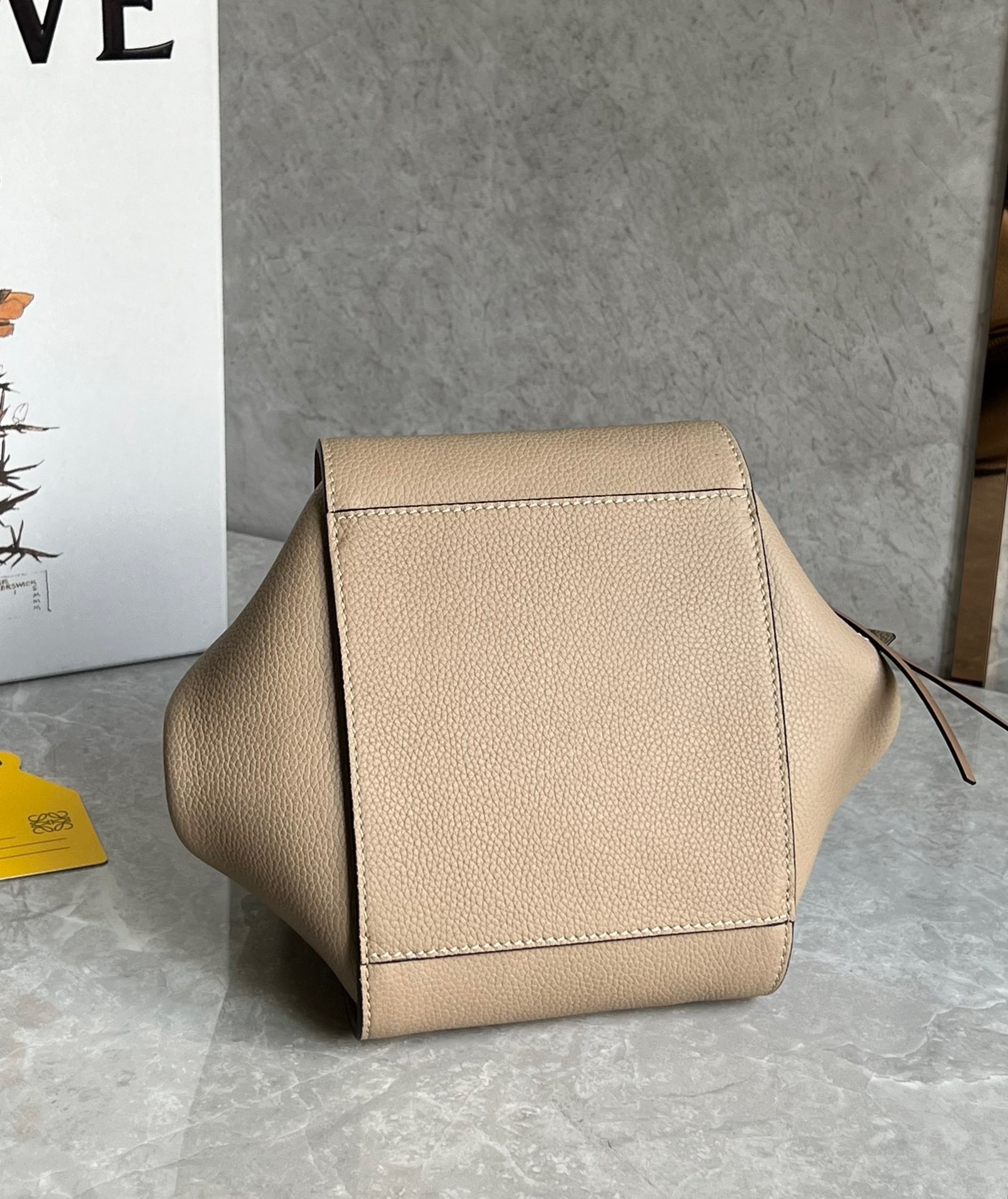 L0ew* compact hammock bag in sand grained calfskin