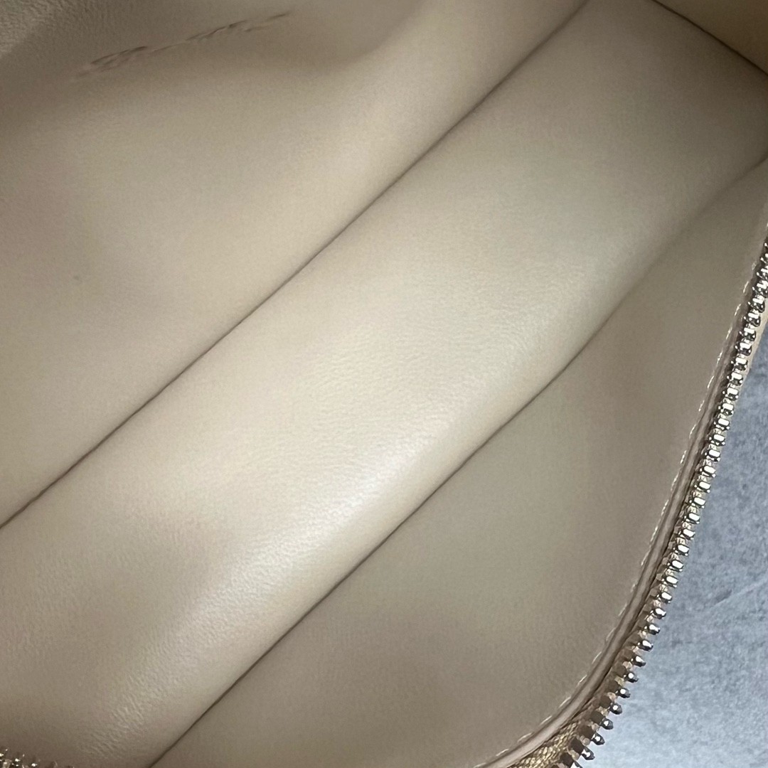 L**o p*ana extra pocket pouch l19 in beige grained leather