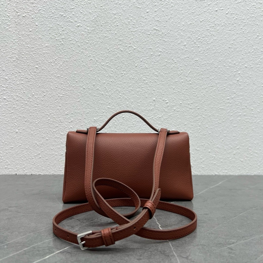 L**o p*ana extra pocket pouch l19 in tobacco grained leather