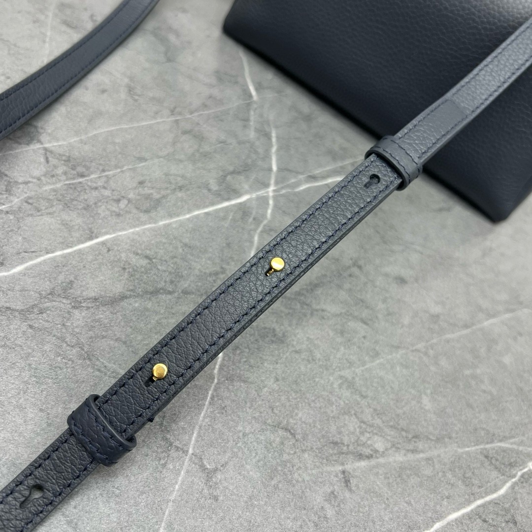 L**o p*ana extra pocket pouch l19 in navy blue grained leather